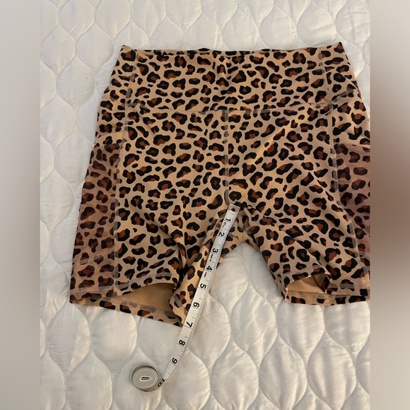 Fabletics Leopard Bike Shorts - Sz L, GUC - Picture 10 of 15